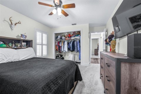 House in Haines City, Florida 4 bedrooms, 263.01 sq.m. № 2402780 - photo 29