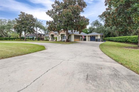 House in Haines City, Florida 4 bedrooms, 263.01 sq.m. № 2402780