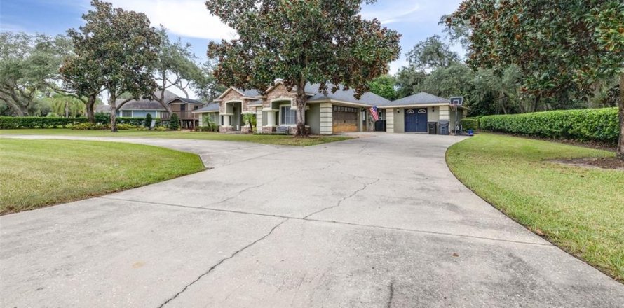 House in Haines City, Florida 4 bedrooms, 263.01 sq.m. № 2402780