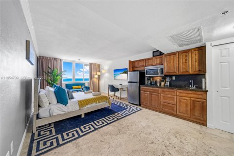 Copropriété à louer à Sunny Isles Beach, Floride: 1 chambre, 65.03 m2 № 2008458 - photo 2