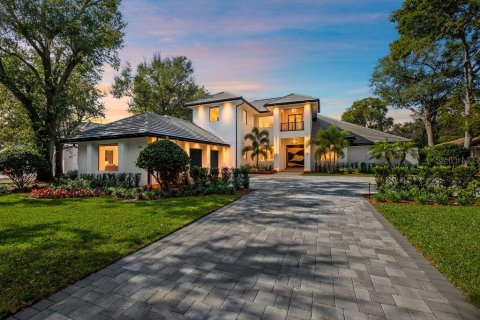 House in Windermere, Florida 5 bedrooms, 659.51 sq.m. № 2124504 - photo 2