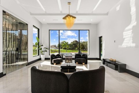 House in Windermere, Florida 5 bedrooms, 659.51 sq.m. № 2124504 - photo 7