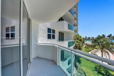 Condo in Hollywood, Florida, 1 bedroom  № 1727902 - photo 4