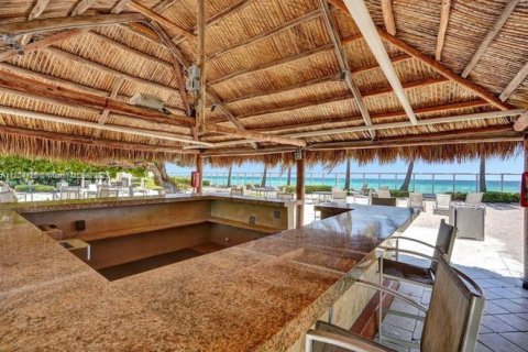 Condo in Hollywood, Florida, 1 bedroom  № 1727902 - photo 29