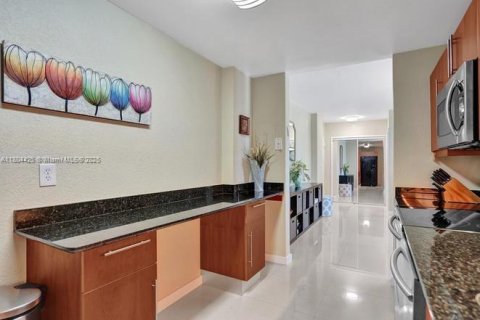 Condo in Hollywood, Florida, 1 bedroom  № 1727902 - photo 22