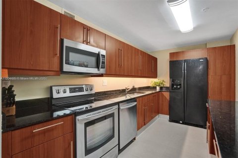 Condo in Hollywood, Florida, 1 bedroom  № 1727902 - photo 19