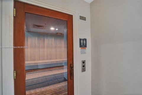 Condo in Hollywood, Florida, 1 bedroom  № 1727902 - photo 26