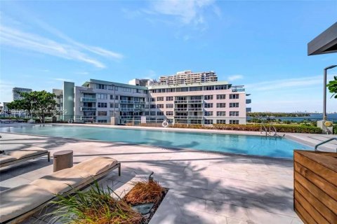 Condominio en venta en Miami, Florida, 3 dormitorios, 141.77 m2 № 1891220 - foto 19