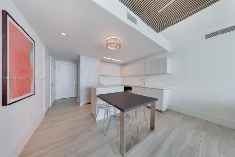 Condominio en venta en Miami, Florida, 3 dormitorios, 141.77 m2 № 1891220 - foto 6