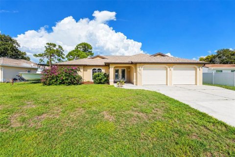 Villa ou maison à vendre à Englewood, Floride: 2 chambres, 153.94 m2 № 2425917 - photo 2