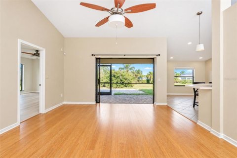 Villa ou maison à vendre à Englewood, Floride: 2 chambres, 153.94 m2 № 2425917 - photo 7