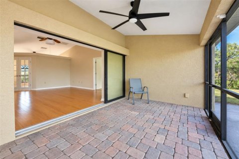 Villa ou maison à vendre à Englewood, Floride: 2 chambres, 153.94 m2 № 2425917 - photo 13