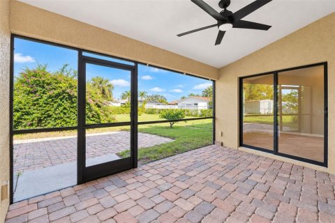 Villa ou maison à vendre à Englewood, Floride: 2 chambres, 153.94 m2 № 2425917 - photo 12