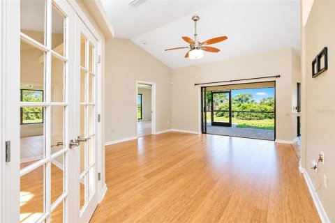 Villa ou maison à vendre à Englewood, Floride: 2 chambres, 153.94 m2 № 2425917 - photo 5