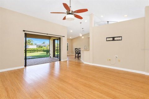 Villa ou maison à vendre à Englewood, Floride: 2 chambres, 153.94 m2 № 2425917 - photo 8
