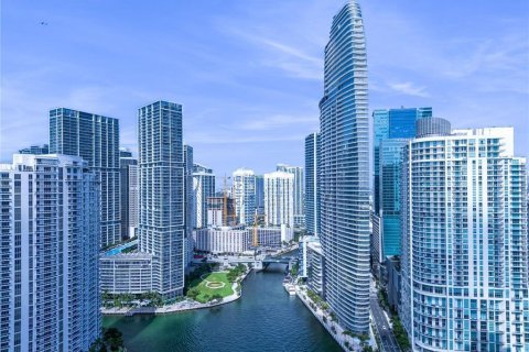 Condo in Miami, Florida, 1 bedroom  № 2082557 - photo 2