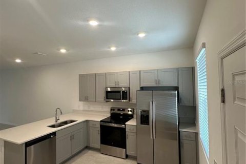 Townhouse in Kissimmee, Florida 2 bedrooms, 112.5 sq.m. № 2227653 - photo 9