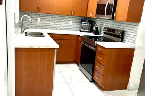 House in Marathon, Florida 2 bedrooms, 75.25 sq.m. № 1721661 - photo 3