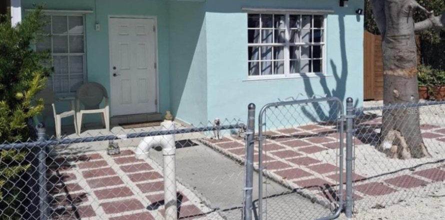 House in Marathon, Florida 2 bedrooms, 75.25 sq.m. № 1721661