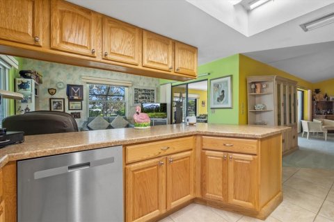 House in Englewood, Florida 2 bedrooms, 157.19 sq.m. № 1877190 - photo 6