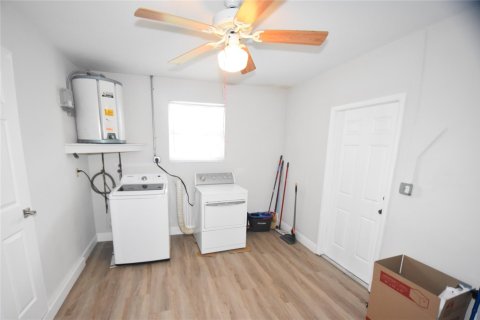 Casa en venta en Pembroke Pines, Florida, 2 dormitorios, 130.43 m2 № 1145806 - foto 1