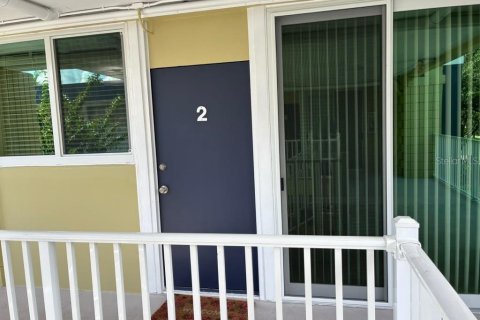 Condo à Tampa, Floride, 2 chambres  № 2420223
