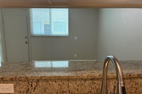 Copropriété à louer à Tampa, Floride: 2 chambres, 73.58 m2 № 2420223 - photo 8