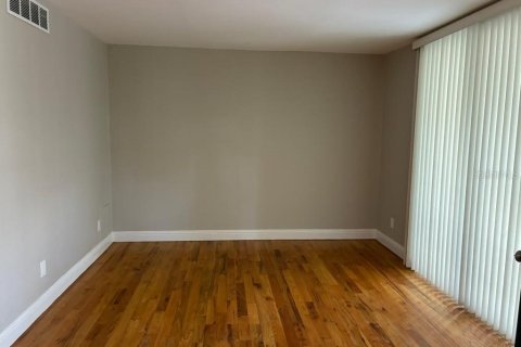 Copropriété à louer à Tampa, Floride: 2 chambres, 73.58 m2 № 2420223 - photo 4