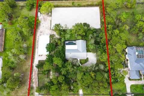 House in Wellington, Florida 4 bedrooms, 246.84 sq.m. № 914090 - photo 1