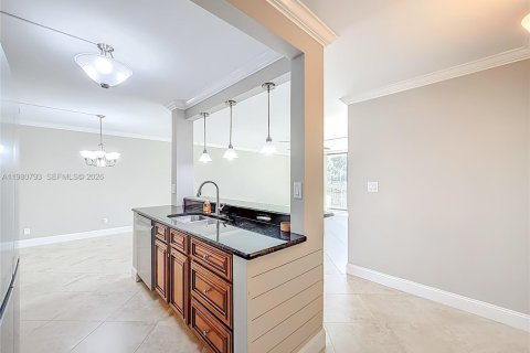 Снять в аренду кондоминиум в Форт-Лодердейл, Флорида 2 спальни, 103.12м2, № 2043554 - фото 3