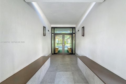 Снять в аренду кондоминиум в Форт-Лодердейл, Флорида 2 спальни, 103.12м2, № 2043554 - фото 23