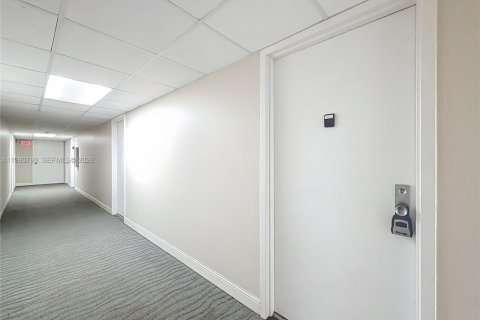 Снять в аренду кондоминиум в Форт-Лодердейл, Флорида 2 спальни, 103.12м2, № 2043554 - фото 25