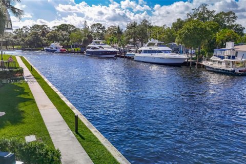 Condominio en Fort Lauderdale, Florida, 2 dormitorios  № 2043554