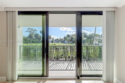 Снять в аренду кондоминиум в Форт-Лодердейл, Флорида 2 спальни, 103.12м2, № 2043554 - фото 19