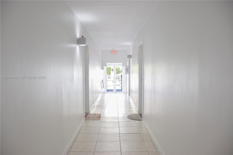Copropriété à louer à Miami Beach, Floride: 1 chambre, 39.02 m2 № 2385205 - photo 18