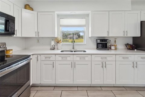 House in Zolfo Springs, Florida 3 bedrooms, 142.7 sq.m. № 1636801 - photo 8