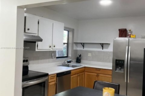 Купить кондоминиум в Майами, Флорида 2 спальни, 116.69м2, № 1970596 - фото 15