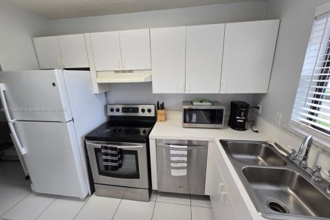 Townhouse in Lighthouse Point, Florida 1 bedroom, 78.04 sq.m. № 1868374 - photo 10