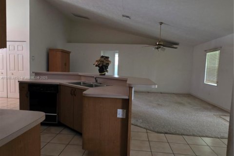 Villa ou maison à vendre à St. Lucie, Floride: 3 chambres, 190.54 m2 № 1948112 - photo 15