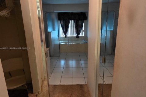 Villa ou maison à vendre à St. Lucie, Floride: 3 chambres, 190.54 m2 № 1948112 - photo 5