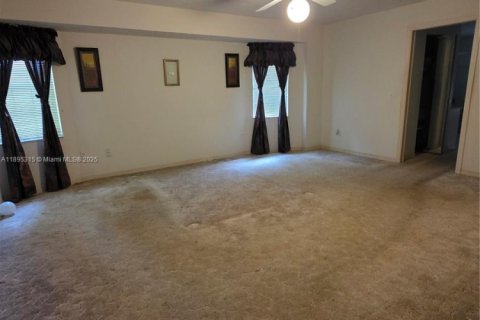 Villa ou maison à vendre à St. Lucie, Floride: 3 chambres, 190.54 m2 № 1948112 - photo 4