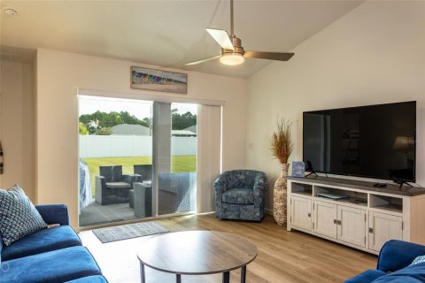 House in Palm Coast, Florida 4 bedrooms, 153.47 sq.m. № 2234397 - photo 10