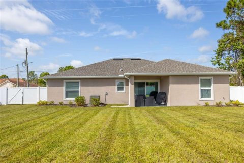 House in Palm Coast, Florida 4 bedrooms, 153.47 sq.m. № 2234397 - photo 27