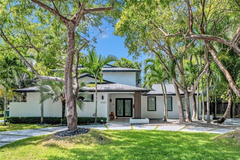 House in Pinecrest, Florida 5 bedrooms, 282.33 sq.m. № 1949102 - photo 2