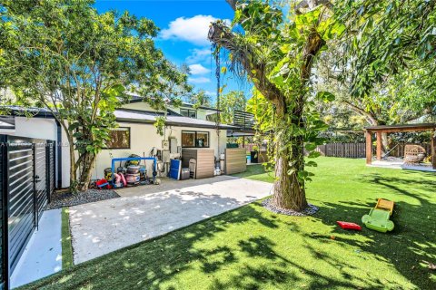 House in Pinecrest, Florida 5 bedrooms, 282.33 sq.m. № 1949102 - photo 22