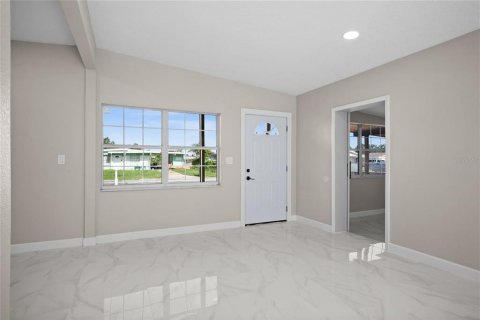 House in Tampa, Florida 4 bedrooms, 133.5 sq.m. № 1831880 - photo 23