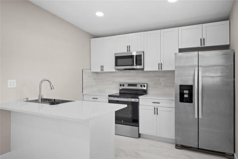 House in Tampa, Florida 4 bedrooms, 133.5 sq.m. № 1831880 - photo 18