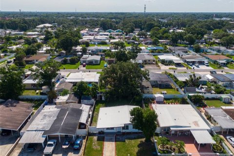 House in Tampa, Florida 4 bedrooms, 133.5 sq.m. № 1831880 - photo 28