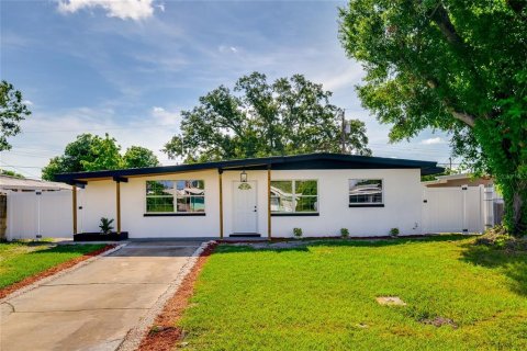 House in Tampa, Florida 4 bedrooms, 133.5 sq.m. № 1831880 - photo 26