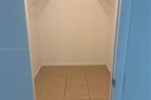 Condominio en alquiler en Coral Springs, Florida, 1 dormitorio, 55.56 m2 № 2058117 - foto 15